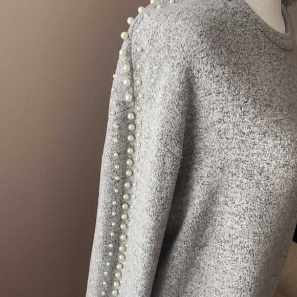 H&M Sweater Top - Picture 3 of 6